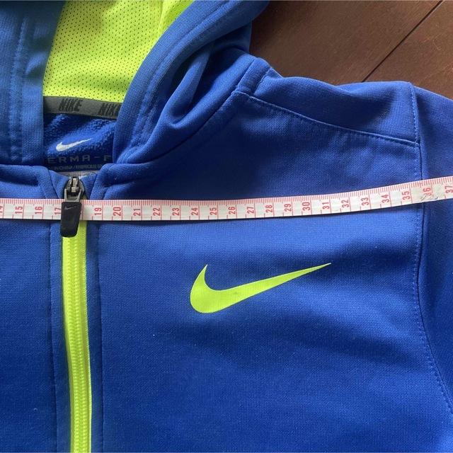 NIKE(ナイキ)のナイキ　キッズ　ジップアップパーカー  140〜150 ブルー　男の子　女の子 キッズ/ベビー/マタニティのキッズ服男の子用(90cm~)(ジャケット/上着)の商品写真