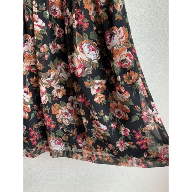 anySiS(エニィスィス)のanySiS エニスィス　ワンピース　半袖　花柄 レディースのワンピース(ひざ丈ワンピース)の商品写真