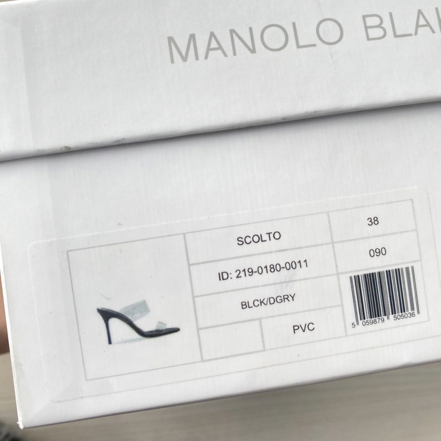 MANOLO BLAHNIK(マノロブラニク)の【新品】MANOLO BLAHNIK マノロブラニク クリア サンダル ミュール レディースの靴/シューズ(ミュール)の商品写真