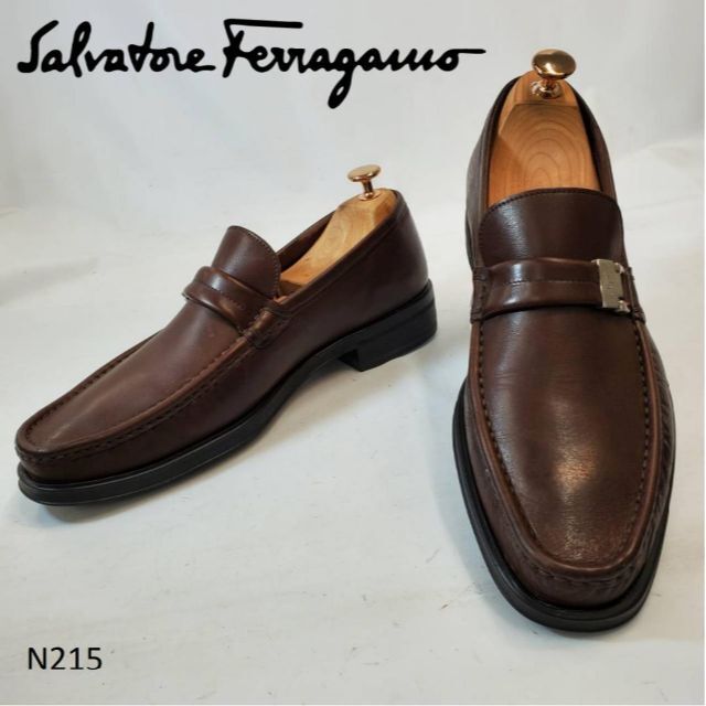 Salvatore Ferragamo(サルヴァトーレフェラガモ)のＮ215　Ferragamo フェラガモ　ガンチーニ　ダークブラウン 8EEE メンズの靴/シューズ(ドレス/ビジネス)の商品写真