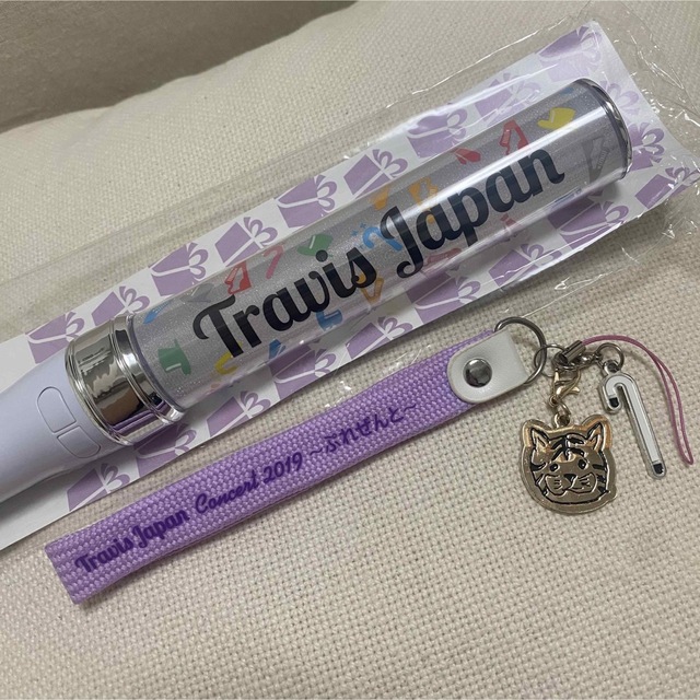 TravisJapan ぷれぜんと ペンライト&ストラップ | フリマアプリ ラクマ TravisJapan ぷれぜんと ペンライト&ストラップ | フリマアプリ ラクマ