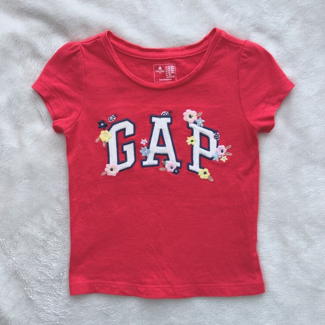 babyGAP(ベビーギャップ)のbabyGap Tシャツ 90 キッズ/ベビー/マタニティのキッズ服女の子用(90cm~)(Tシャツ/カットソー)の商品写真