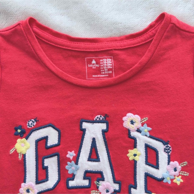 babyGAP(ベビーギャップ)のbabyGap Tシャツ 90 キッズ/ベビー/マタニティのキッズ服女の子用(90cm~)(Tシャツ/カットソー)の商品写真