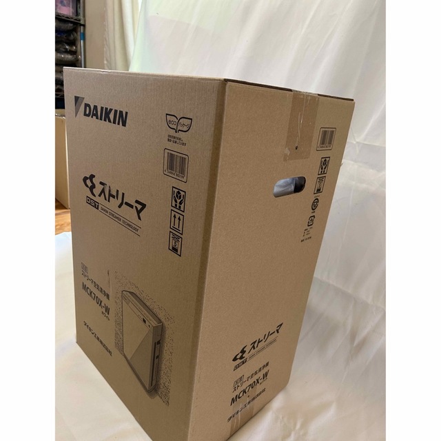 DAIKIN(ダイキン)の新品未使用 DAIKINダイキンストリーマ空気清浄機 MCK70X-W 白  スマホ/家電/カメラの生活家電(空気清浄器)の商品写真