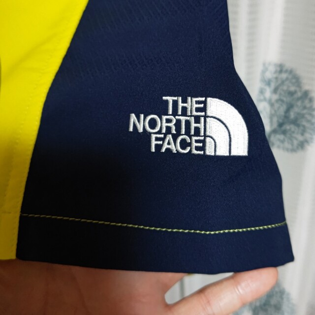 THE NORTH FACE(ザノースフェイス)のXL新品ノースフェイス ショートパンツ　イエロー✕ネイビー メンズのパンツ(ショートパンツ)の商品写真