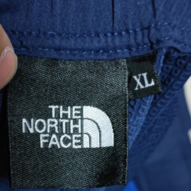 THE NORTH FACE(ザノースフェイス)のXL新品未使用ノースフェイス ショートパンツ　ネイビー✕ブルー メンズのパンツ(ショートパンツ)の商品写真