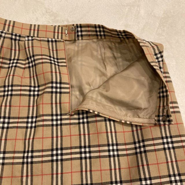 美品☆バーバリー ノバチェック膝丈スカート 金ボタン 後ろポケット 9号