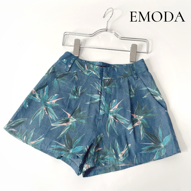 EMODA(エモダ)のEMODA ダンガリー ショートパンツ＊美品 ムルーア マウジー  エゴイスト  レディースのパンツ(ショートパンツ)の商品写真