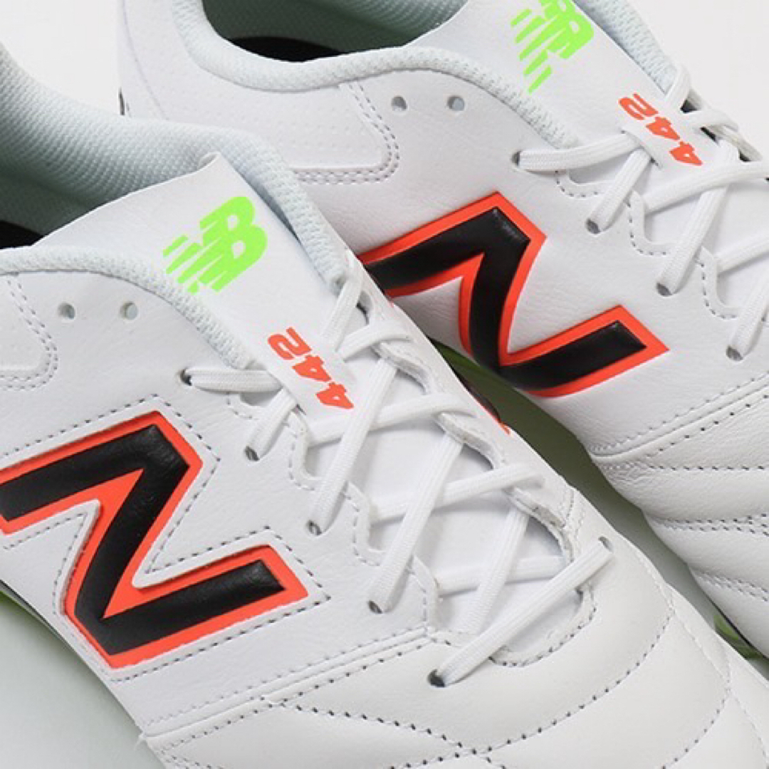 New Balance(ニューバランス)のNew Balance  「４４２v2 Team HG 」  スポーツ/アウトドアのサッカー/フットサル(シューズ)の商品写真