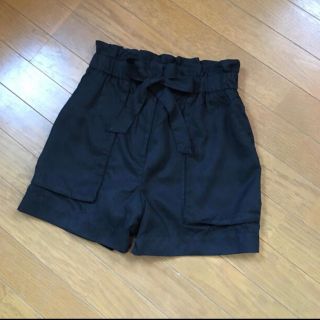 エイチアンドエイチ(H&H)のH&M ショートパンツ　黒　リヨセル100%素材　サイズ36 総丈40.5㎝(ショートパンツ)