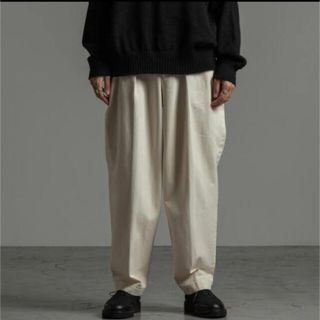 マーカウェア(MARKAWEAR)のMARKAWARE コットンツイルクラシックフィット エクリュ サイズ2(スラックス)