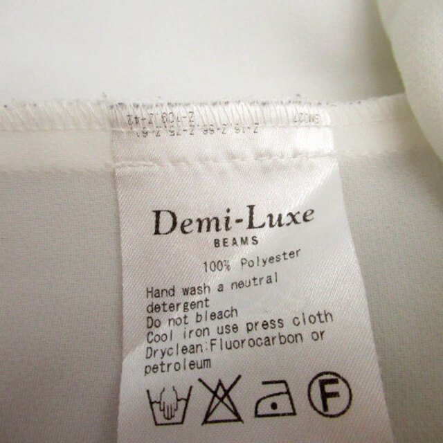 Demi-Luxe BEAMS(デミルクスビームス)のデミルクス ビームス ブラウス カットソー ノースリーブ Vネック 白 レディースのトップス(シャツ/ブラウス(半袖/袖なし))の商品写真