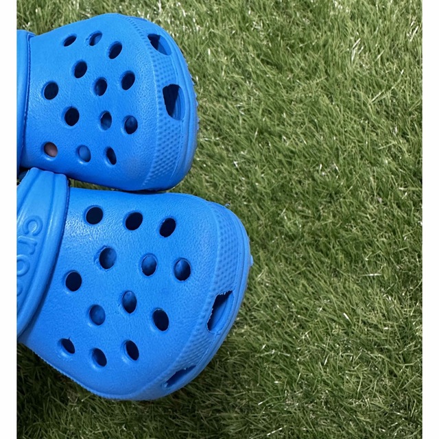 crocs(クロックス)のcrocs クロックス ベビー 12~13cm ブルー キッズ/ベビー/マタニティのベビー靴/シューズ(~14cm)(サンダル)の商品写真