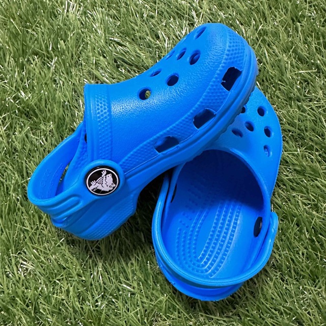 crocs(クロックス)のcrocs クロックス ベビー 12~13cm ブルー キッズ/ベビー/マタニティのベビー靴/シューズ(~14cm)(サンダル)の商品写真