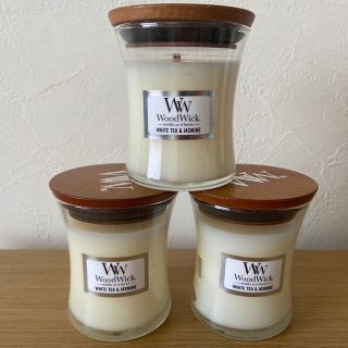 ヤンキーキャンドル(YANKee CANDLe)のWoodwick キャンドル Sサイズ　ホワイトティー＆ジャズミン 3個セット(キャンドル)