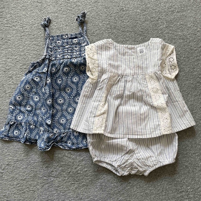 babyGAP(ベビーギャップ)のGAP子供服（女の子）70〜80サイズ キッズ/ベビー/マタニティのベビー服(~85cm)(ワンピース)の商品写真