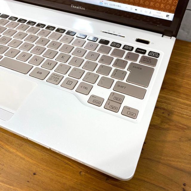 希少】大人可愛いフローラルキスツートンカラ☘ベージュ☘i5☘新品