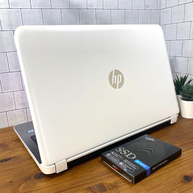 HP(ヒューレットパッカード)の【大人気】HP Pavilionホワイト☘6世代i5☘新品SSD512GB☘ スマホ/家電/カメラのPC/タブレット(ノートPC)の商品写真