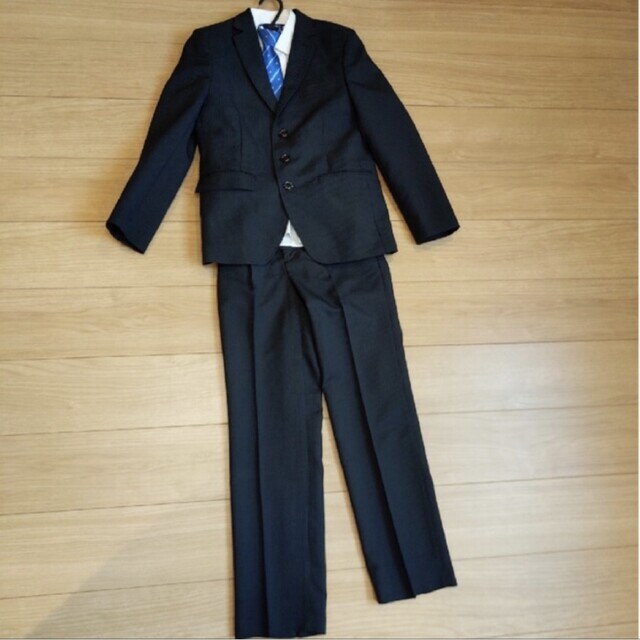 Catherine Cottage(キャサリンコテージ)の男児　スーツ 黒 150　白シャツは140 キッズ/ベビー/マタニティのキッズ服男の子用(90cm~)(ドレス/フォーマル)の商品写真