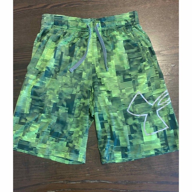 UNDER ARMOUR(アンダーアーマー)のアンダーアーマー　キッズ　パンツ　140から150 キッズ/ベビー/マタニティのキッズ服男の子用(90cm~)(パンツ/スパッツ)の商品写真