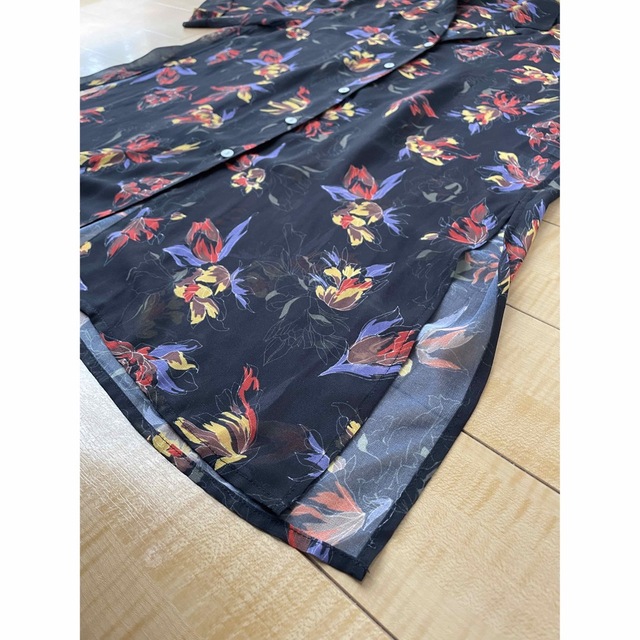 ROSE BUD(ローズバッド)の花総柄　半袖シャツ レディースのトップス(シャツ/ブラウス(半袖/袖なし))の商品写真