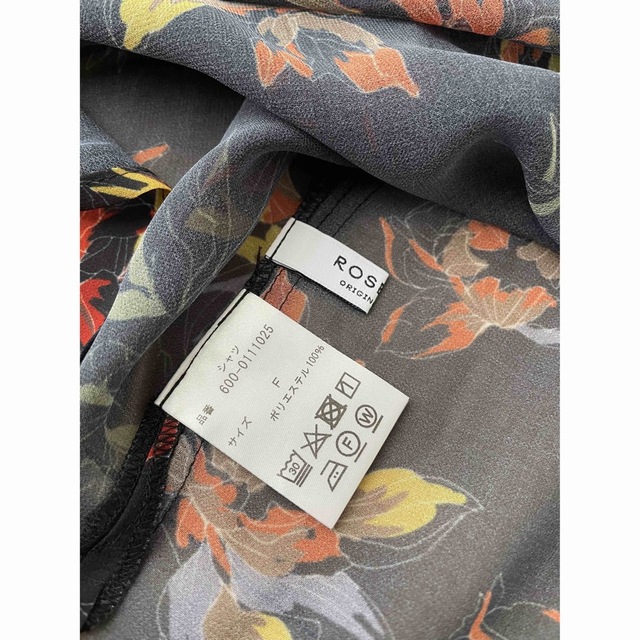 ROSE BUD(ローズバッド)の花総柄　半袖シャツ レディースのトップス(シャツ/ブラウス(半袖/袖なし))の商品写真