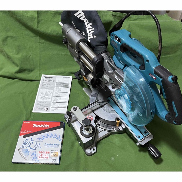美品! マキタ 165mm LS001G 40V MAX 充電式スライドマルノコ で