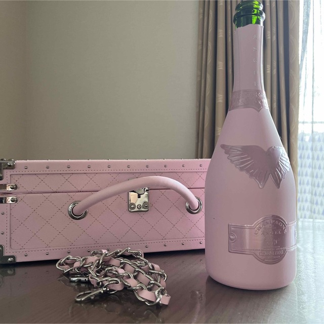 大人気エンジェルシャンパンの空瓶空箱 ピンク色 - その他