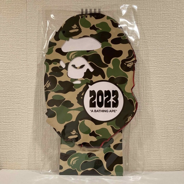 A BATHING APE(アベイシングエイプ)のA BATHING APE カレンダー2023 インテリア/住まい/日用品の文房具(カレンダー/スケジュール)の商品写真