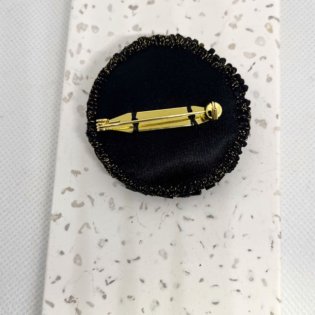 No. 152 ビーズ刺繍ブローチ