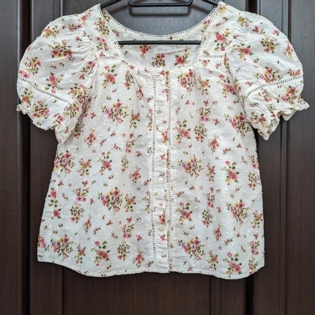 ZARA KIDS(ザラキッズ)のZARA KIDS  花模様ブラウス　11-12y 152cm キッズ/ベビー/マタニティのキッズ服女の子用(90cm~)(ブラウス)の商品写真