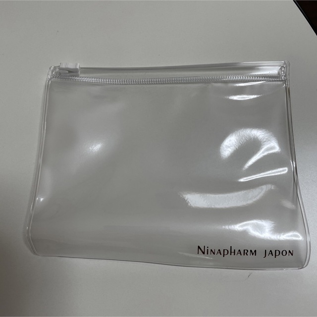 ニナファームジャポン　クラッチポーチ レディースのファッション小物(ポーチ)の商品写真