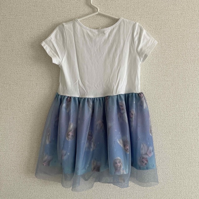 H&H(エイチアンドエイチ)のＨ&M エルサワンピース キッズ/ベビー/マタニティのキッズ服女の子用(90cm~)(ワンピース)の商品写真