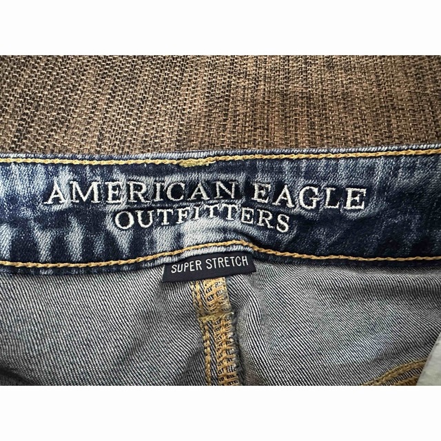 American Eagle(アメリカンイーグル)のアメリカンイーグル ダメージジーンズ ジーンズ ジーパン Gパン パンツ デニム レディースのパンツ(デニム/ジーンズ)の商品写真