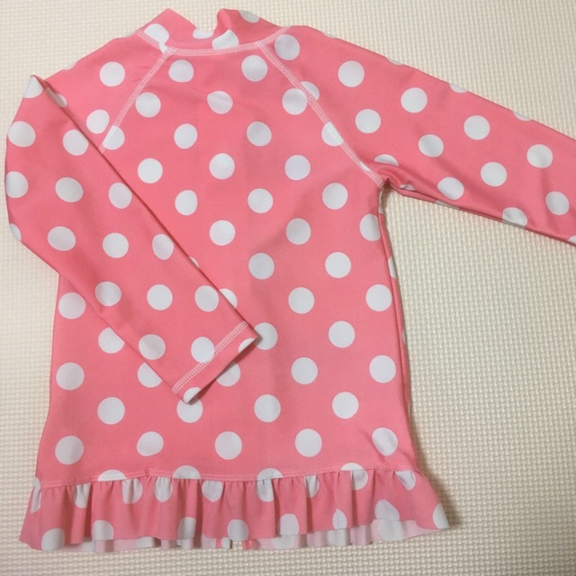 ラッシュガード 95 キッズ/ベビー/マタニティのキッズ服女の子用(90cm~)(水着)の商品写真