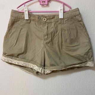 (649) 裾 折り返し レース ショートパンツ ベージュ サイズ40(ショートパンツ)