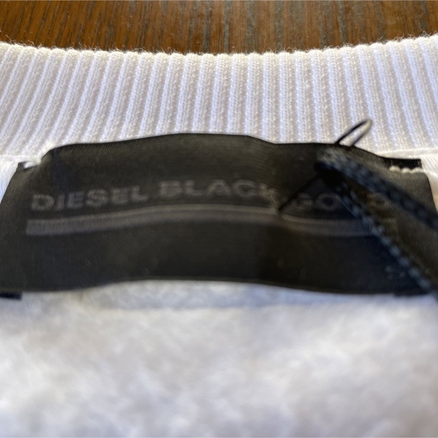 DIESEL(ディーゼル)のタグ付き新品　diesel トレーナー　S メンズのトップス(スウェット)の商品写真