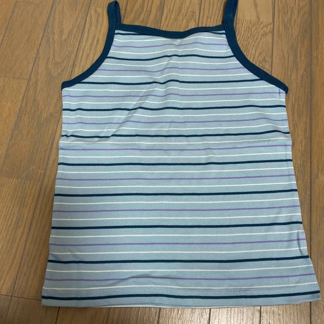 UNIQLO(ユニクロ)の130キャミソールユニクロ キッズ/ベビー/マタニティのキッズ服女の子用(90cm~)(Tシャツ/カットソー)の商品写真