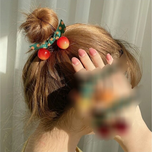 ヘアゴム　さくらんぼ レディースのヘアアクセサリー(ヘアゴム/シュシュ)の商品写真