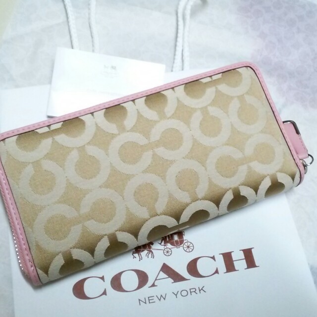 COACH(コーチ)のfumie様21日までお取り置き♪ レディースのファッション小物(財布)の商品写真