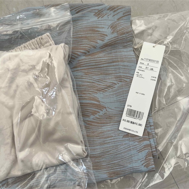 STUNNING LURE(スタニングルアー)の在庫処分SALE！2wayで使えるペチコート付きラップスカート レディースのスカート(ロングスカート)の商品写真