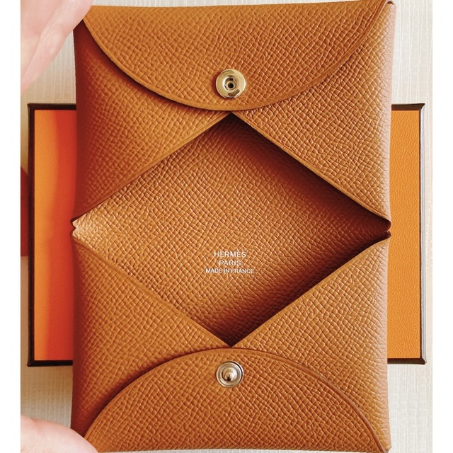 ワンピなど最旬ア！ Hermes エルメス カルヴィ ゴールド B刻印 ヴォー