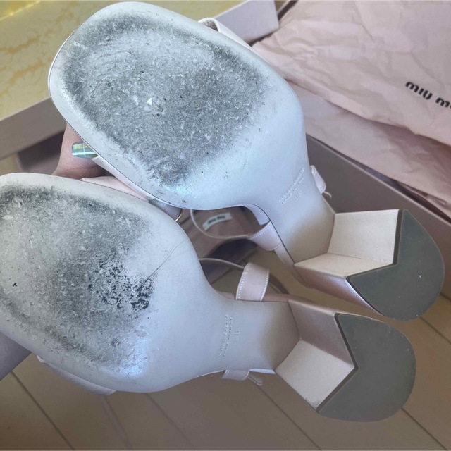 miumiu(ミュウミュウ)のmiumiu ミュウミュウ サンダル  ビジュー サイズ38 レディースの靴/シューズ(サンダル)の商品写真