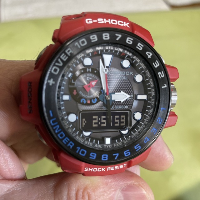 G-SHOCK(ジーショック)のCASIO G-SHOCK GWN-1000RD-4AJF 電波ソ－ラ－ メンズの時計(腕時計(アナログ))の商品写真