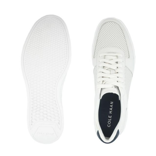 Cole Haan(コールハーン)の【COLEHAAN GC MODERN PERF SNKR】 コールハーン グランドクロスコート モダン パーフォレーション スニーカー C33987 WHITE ホワイト スニーカー 【靴幅 Medium】 メンズの靴/シューズ(スニーカー)の商品写真