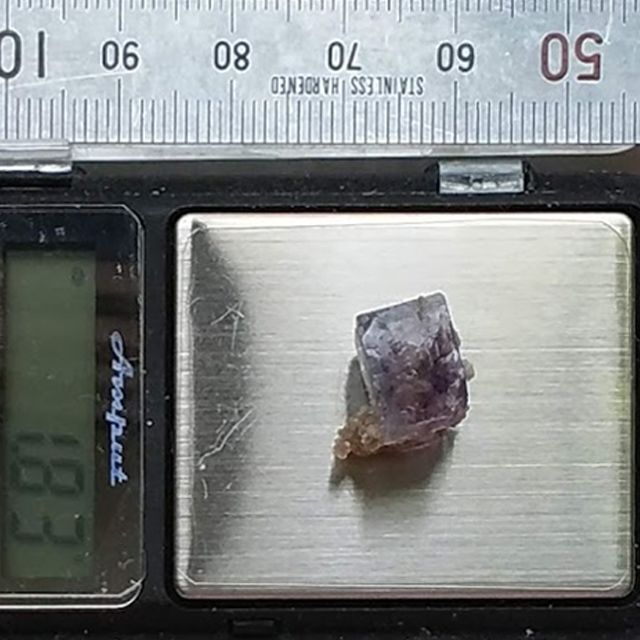 1.83g☆ ヤオガシャン鉱山☆ フローライト☆ 結晶☆ 鉱物標本