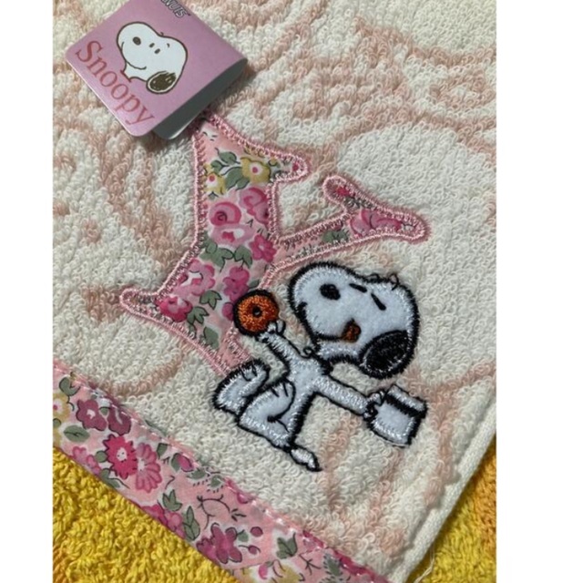 SNOOPY(スヌーピー)のスヌーピ　タオルハンカチ　イニシャルY レディースのファッション小物(ハンカチ)の商品写真