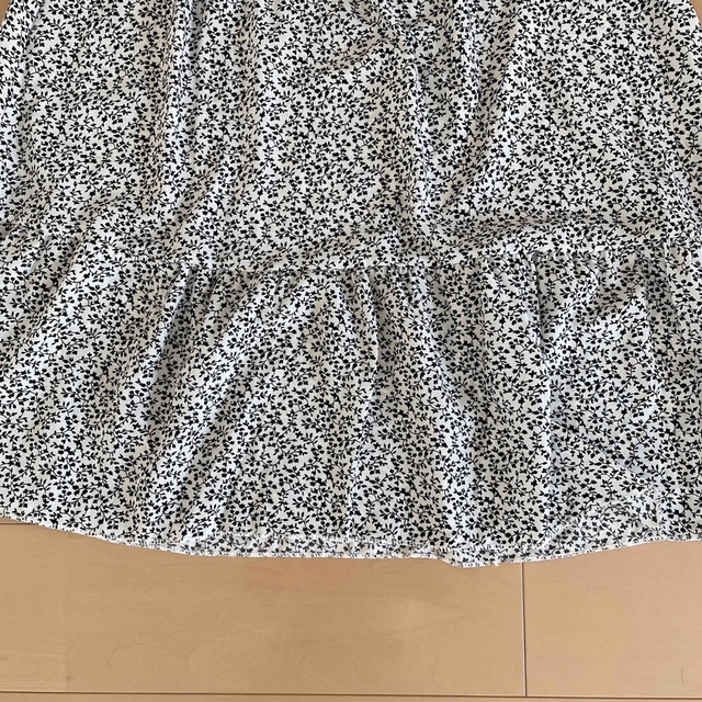 GRL(グレイル)のGRLグレイル🖤サイズM小花柄キャミワンピ白Tシャツ付 レディースのワンピース(ロングワンピース/マキシワンピース)の商品写真