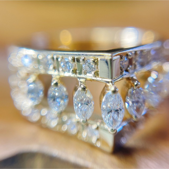 K18 ダイヤモンドリング　ゴージャス　値下げ！ レディースのアクセサリー(リング(指輪))の商品写真