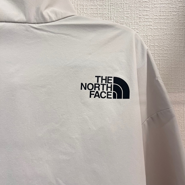 THE NORTH FACE(ザノースフェイス)の【新品タグ付】男女兼用 ノースフェイス トレーニング ジャケット Sサイズ メンズのジャケット/アウター(ナイロンジャケット)の商品写真